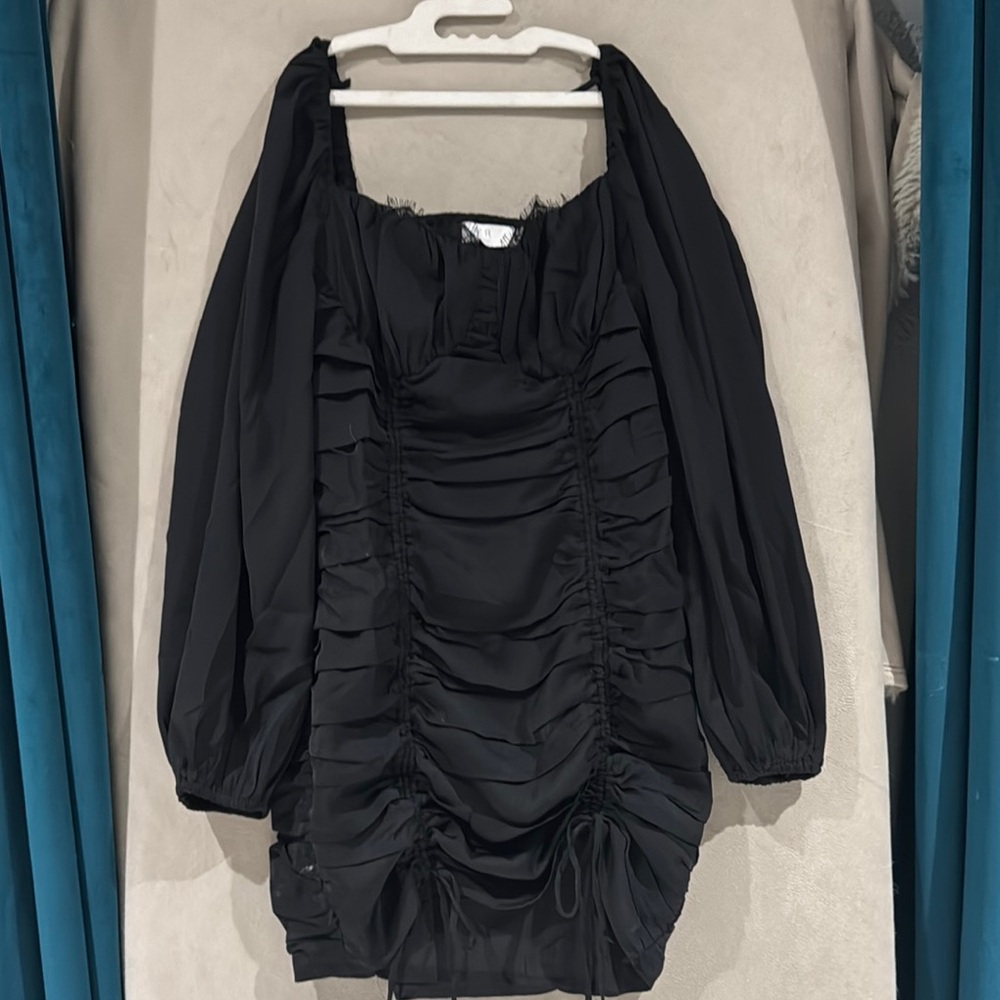ASTR Elegant Black Ruched Dress